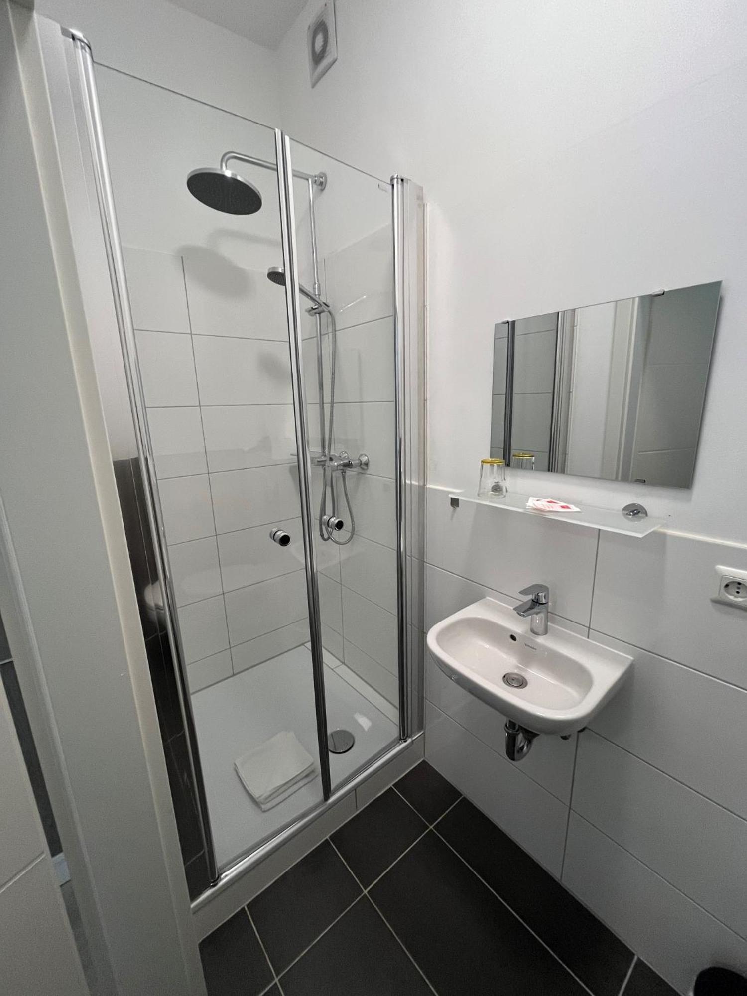 Pension Donau Ганновер Экстерьер фото